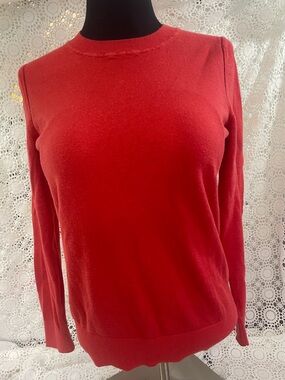Banana Republic Bright Red Lightweight Crewneck Sweater Size M PTP 17”, L24”